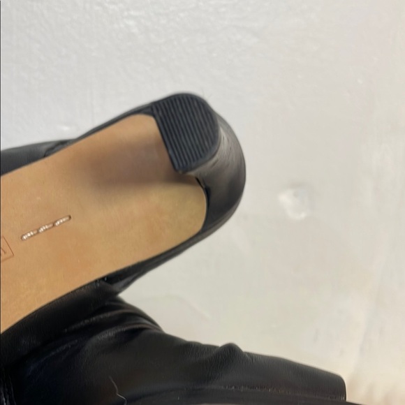 #0178 NWOT Vince Camuto Black Leather Slingback Ruched Open Toe Heels-6.5 - Picture 13 of 13